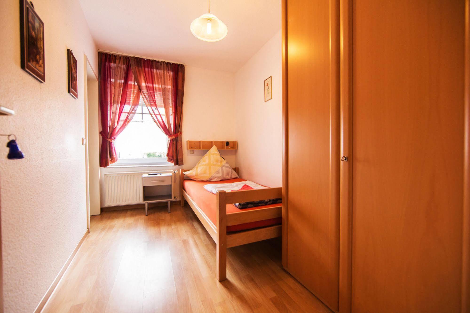 Hotel Burghof Штольберг Экстерьер фото