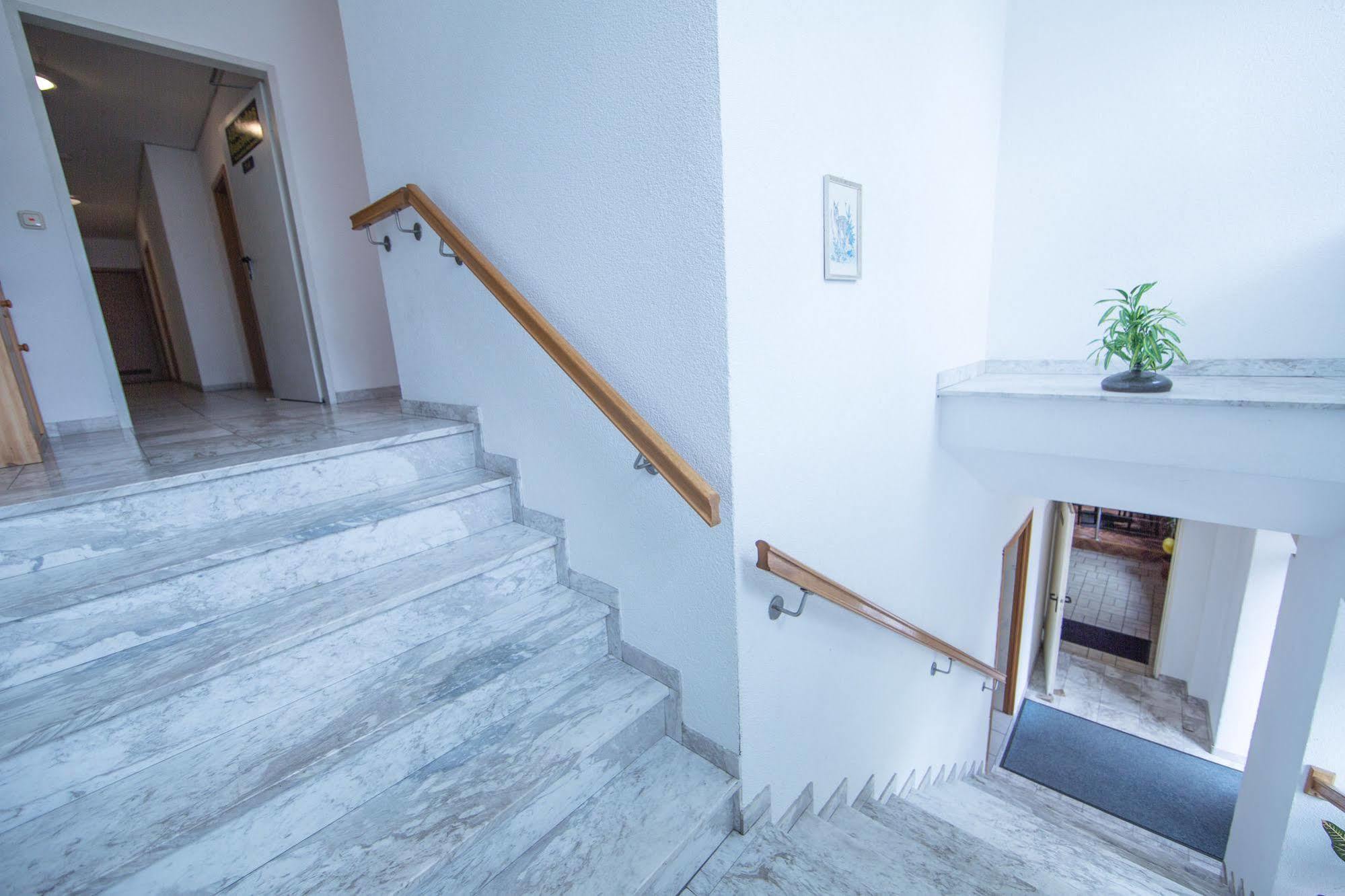 Hotel Burghof Штольберг Экстерьер фото