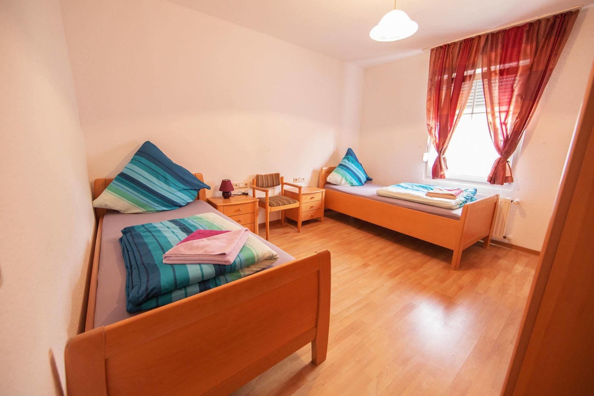 Hotel Burghof Штольберг Экстерьер фото