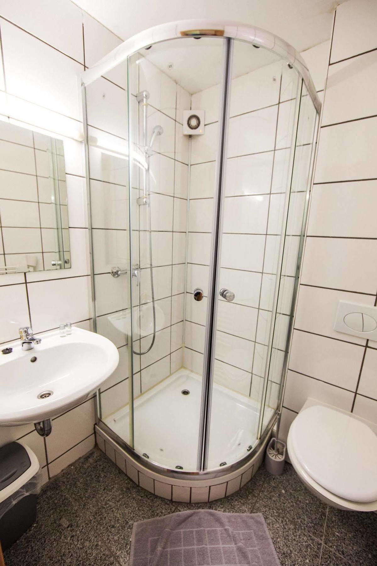 Hotel Burghof Штольберг Экстерьер фото